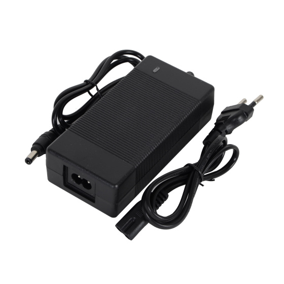 Cargador scooter eléctrico Voltaik SRG / MGT (36V / 1,5A)